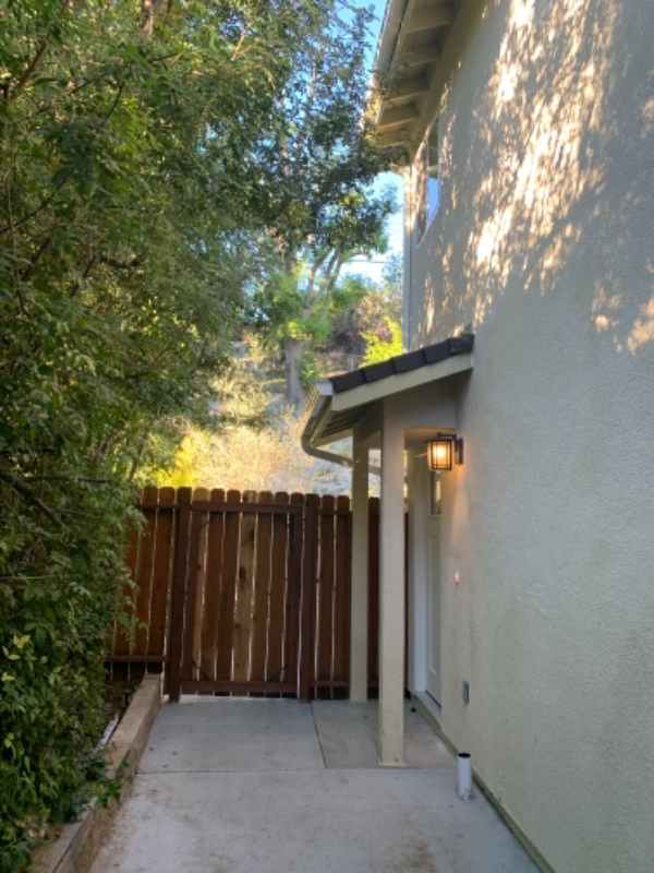 22417 Chase St in Los Angeles, CA - Building Photo - Building Photo