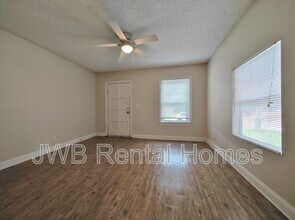653 Melba St in Jacksonville, FL - Building Photo - Building Photo