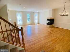 10496 Courtney Dr in Fairfax, VA - Building Photo - Building Photo