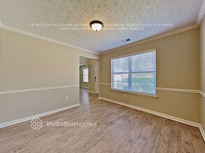 320 Birchmere Close SW in Atlanta, GA - Foto de edificio - Building Photo