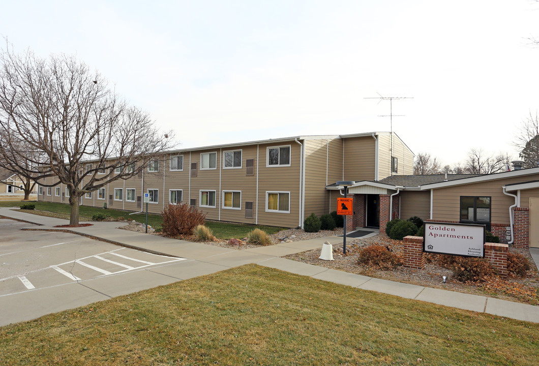 Golden Apartments in Ashland, NE - Foto de edificio