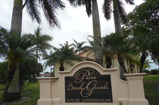 1440 Lake Crystal Dr in West Palm Beach, FL - Building Photo