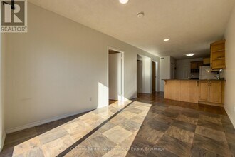 18 O'Connor Ln in Guelph, ON - Building Photo - Building Photo