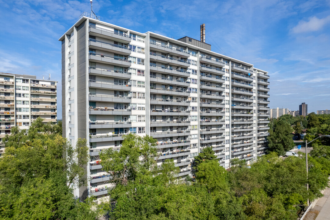 Havenbrook Towers in Toronto, ON - Building Photo