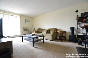 140 Kenrick St, Unit 27 in Boston, MA - Building Photo