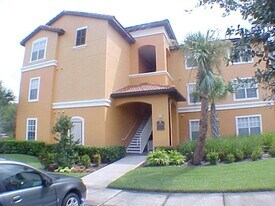 5463 Vineland Rd in Orlando, FL - Building Photo