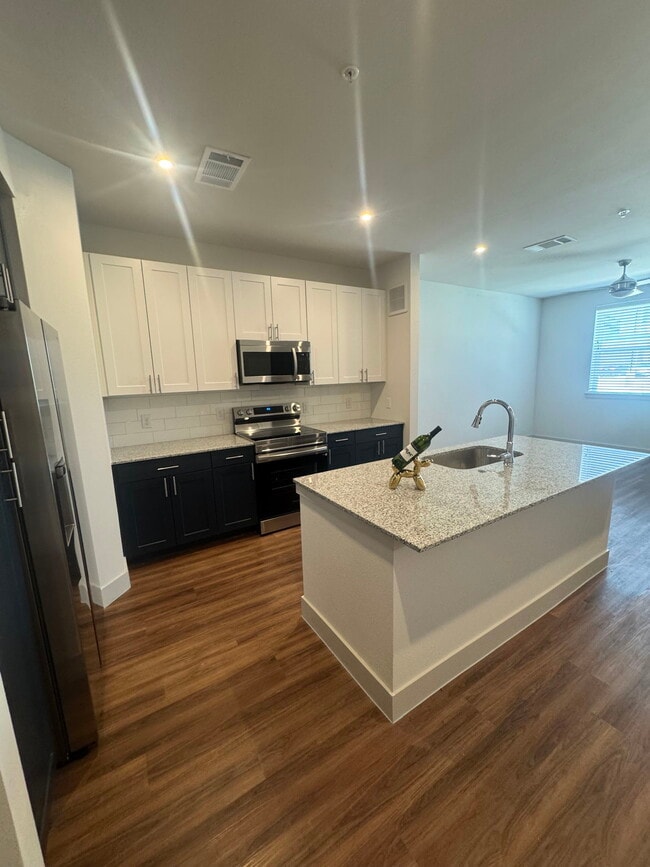 property at 615 E Foster Crossing Rd