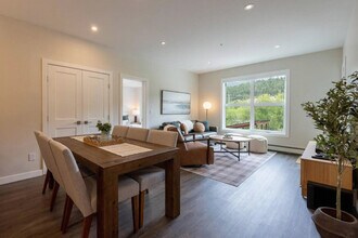 901-907 7 St N in Golden, BC - Building Photo - Building Photo