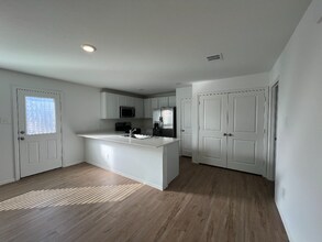 314 Hbr Bnd Ct in Willis, TX - Foto de edificio - Building Photo