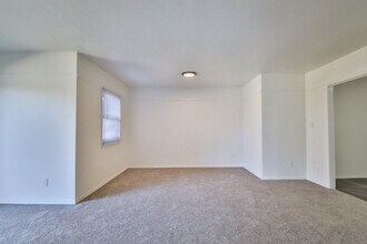 Crow's Nest Apartments in De Pere, WI - Building Photo - Building Photo