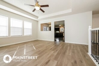 113 N Oxford Dr in Raymore, MO - Foto de edificio - Building Photo