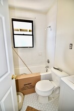 20 Hollis Ave-Unit -4 in Quincy, MA - Building Photo - Building Photo
