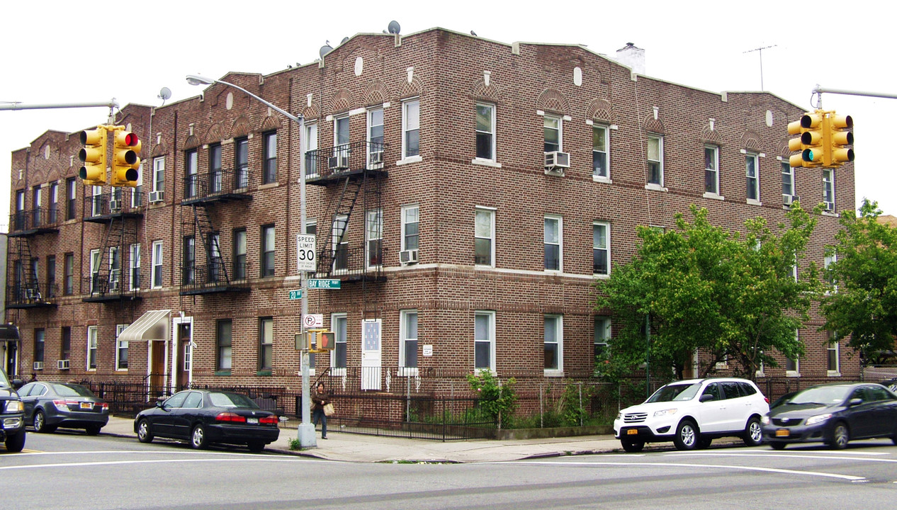 7502 20th Ave in Brooklyn, NY - Building Photo