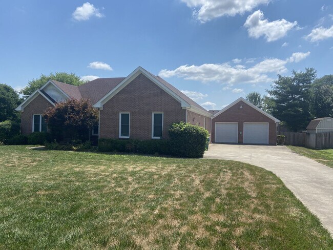 4237 Trenton Rd in Clarksville, TN - Building Photo - Building Photo