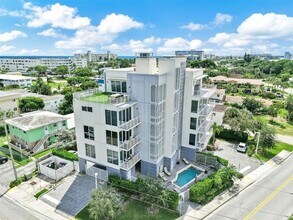 1900 SE 2nd St, Unit E301 in Deerfield Beach, FL - Building Photo - Building Photo