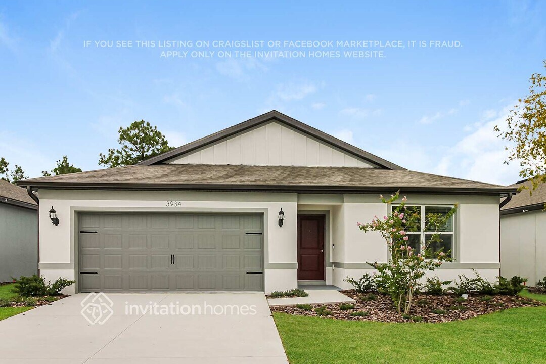 3934 Obsidian Dr in Spring Hill, FL - Building Photo