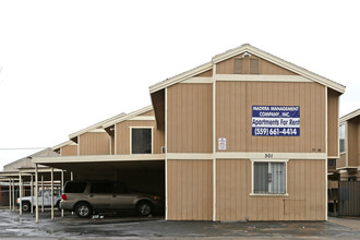 301 S B St in Madera, CA - Building Photo - Building Photo