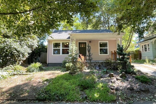 property at 2320 N Kilpatrick St