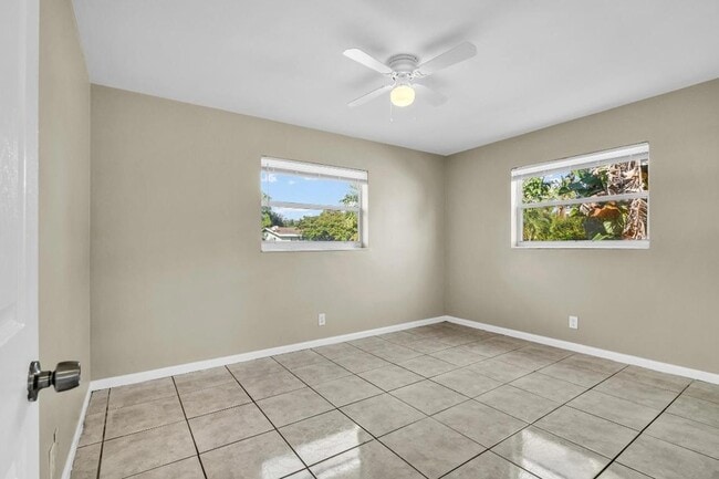 184 SE 27th Way in Boynton Beach, FL - Building Photo - Building Photo