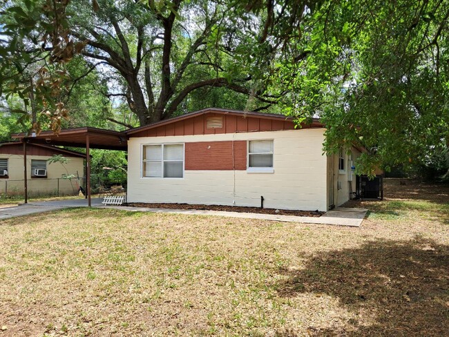 6986 Goldilocks Ln in Jacksonville, FL - Foto de edificio - Building Photo