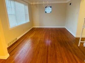 630 N Florissant Rd in St. Louis, MO - Foto de edificio - Building Photo