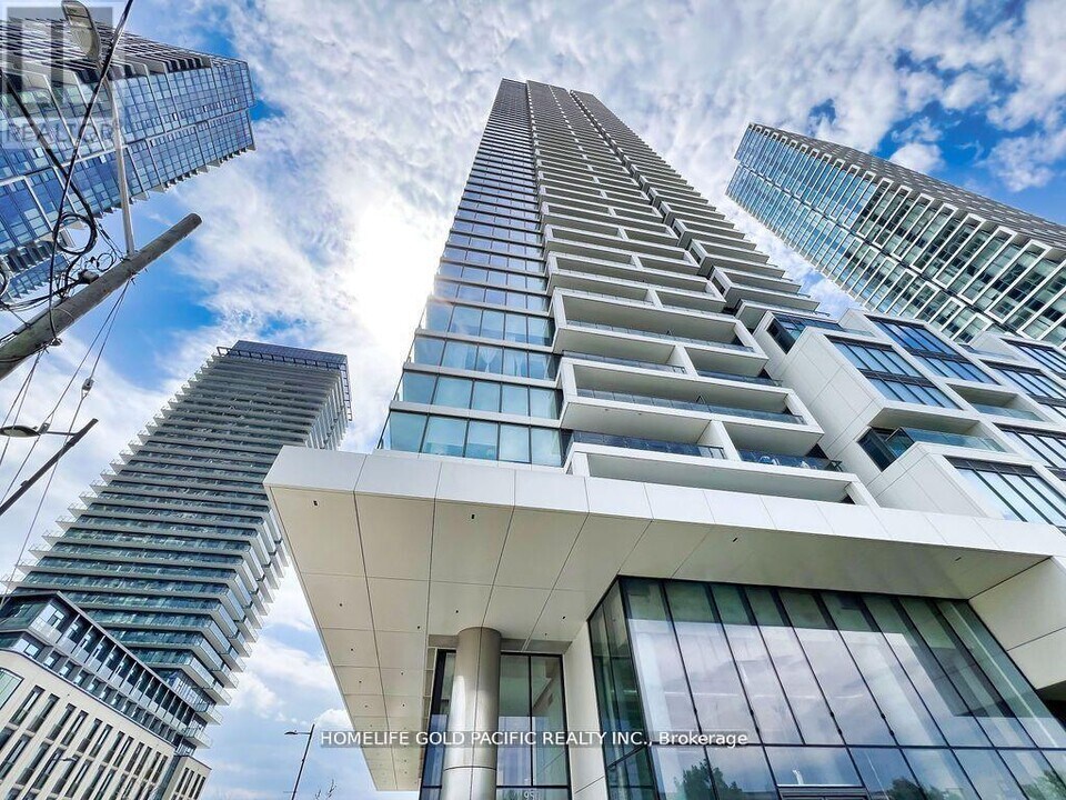 950-3950 Portage Pkwy in Vaughan, ON - Building Photo