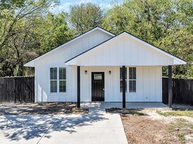 225 A St SW in Ardmore, OK - Building Photo