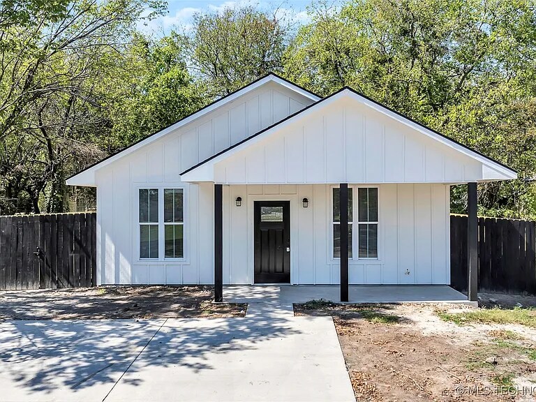 225 A St SW in Ardmore, OK - Building Photo