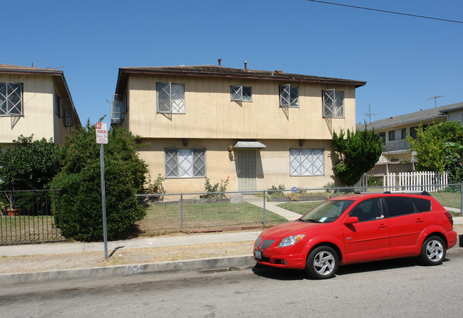 7021 Fulton Ave in North Hollywood, CA - Foto de edificio - Building Photo