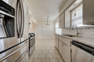 1528 Elk Cir in Norman, OK - Building Photo - Building Photo