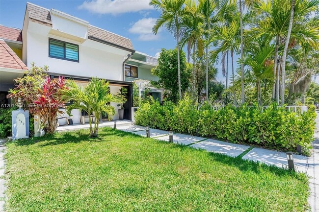 1687 NE 142nd St in North Miami, FL - Building Photo - Building Photo