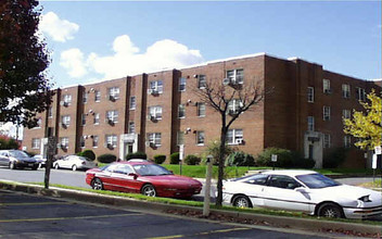 Lemar Apartments in Arlington, VA - Building Photo - Building Photo