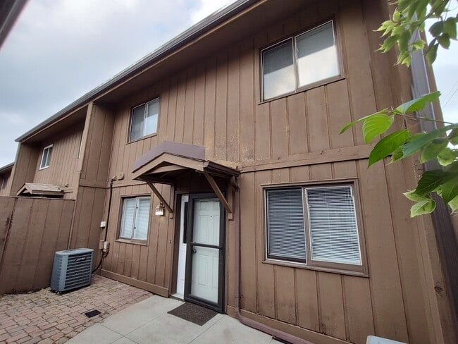 property at 989 11th Ave SW