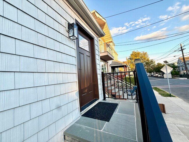 144 Centre Ave in Secaucus, NJ - Building Photo - Building Photo