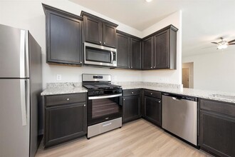 15454 Maple Ter Dr in Conroe, TX - Building Photo - Building Photo