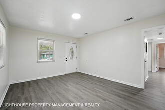 5508 Silverdale Ave in Jacksonville, FL - Building Photo - Building Photo