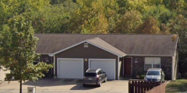 property at 3318 E St Charles Rd