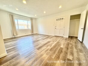 1320 Ridgeley Dr in Los Angeles, CA - Building Photo - Building Photo