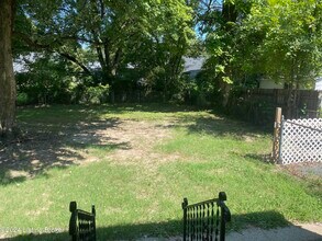 2711 Gardiner Ln in Louisville, KY - Building Photo - Building Photo