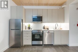 1598-1598 Queen St E in Toronto, ON - Building Photo - Building Photo