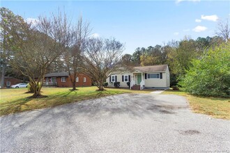 6297 Old Mooretown Rd in Williamsburg, VA - Building Photo - Building Photo