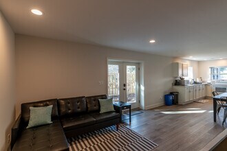 2204 Fayetteville St-Unit -B in Durham, NC - Building Photo - Building Photo