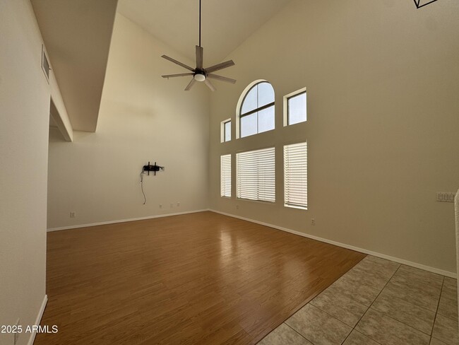 250 W Juniper Ave in Gilbert, AZ - Building Photo - Building Photo