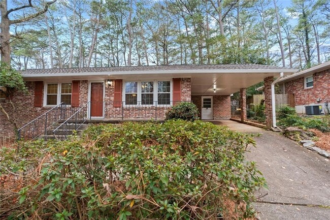 property at 2630 Warwick Cir NE