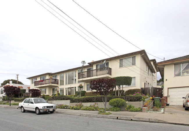 370 Clay St in Monterey, CA - Foto de edificio - Building Photo