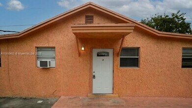 2378 NW 60th St in Miami, FL - Building Photo - Building Photo