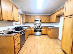 6914 Aubrey Ct in Johnston, IA - Foto de edificio - Building Photo