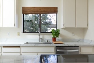 1170 Whitewater Cove in Santa Cruz, CA - Building Photo - Building Photo