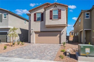 9092 Nostrand Ave in Las Vegas, NV - Building Photo - Building Photo