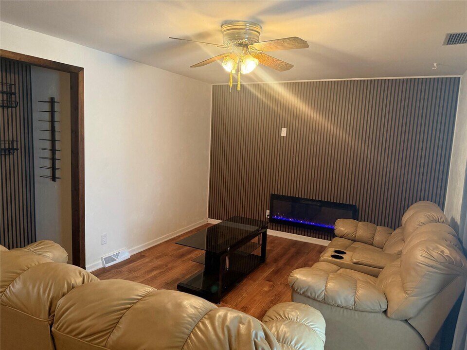 63 Cedar Ave in Poughkeepsie, NY - Building Photo